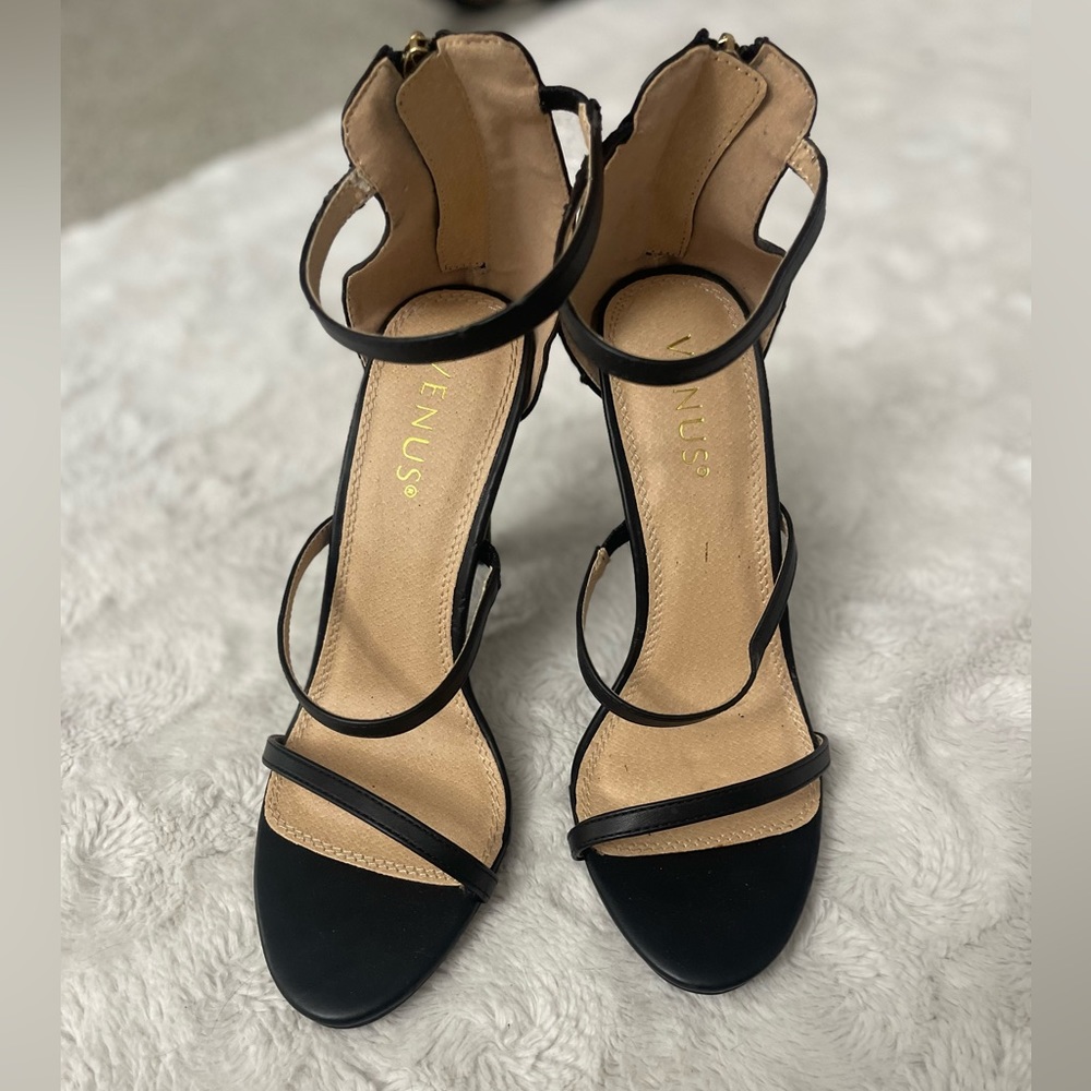 EUC Venus black 4 inch heels - Picture 3 of 8